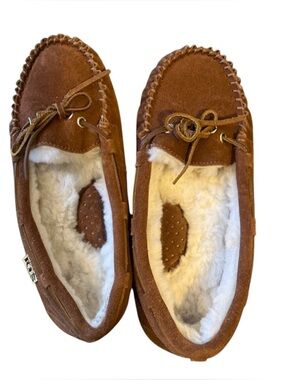 RJ'S Fuzzies Indoor/ Outdoor Sheepskin Moccasin Flats Genuine Suede Chestnu Sz 9
